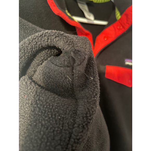VINTAGE PATAGONIA SYNCHILLA BUTTON-UP FLEECE BLACK AND RED SIZE MEDIUM - Picture 5 of 5